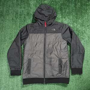 The North Face Boy’s Reversible Hooded Jacket - XL (18/20) Black/Gray Gorpcore